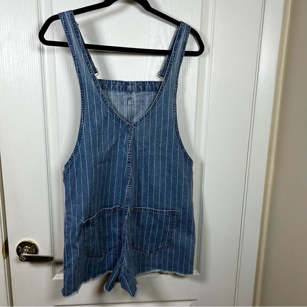 Madewell Pinyon Short Overalls in Pinstripe Small Denim - Picture 5 of 10